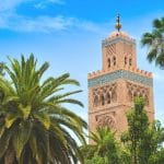 Cómo puedo contactar a MarruecosCom para reservar un tour