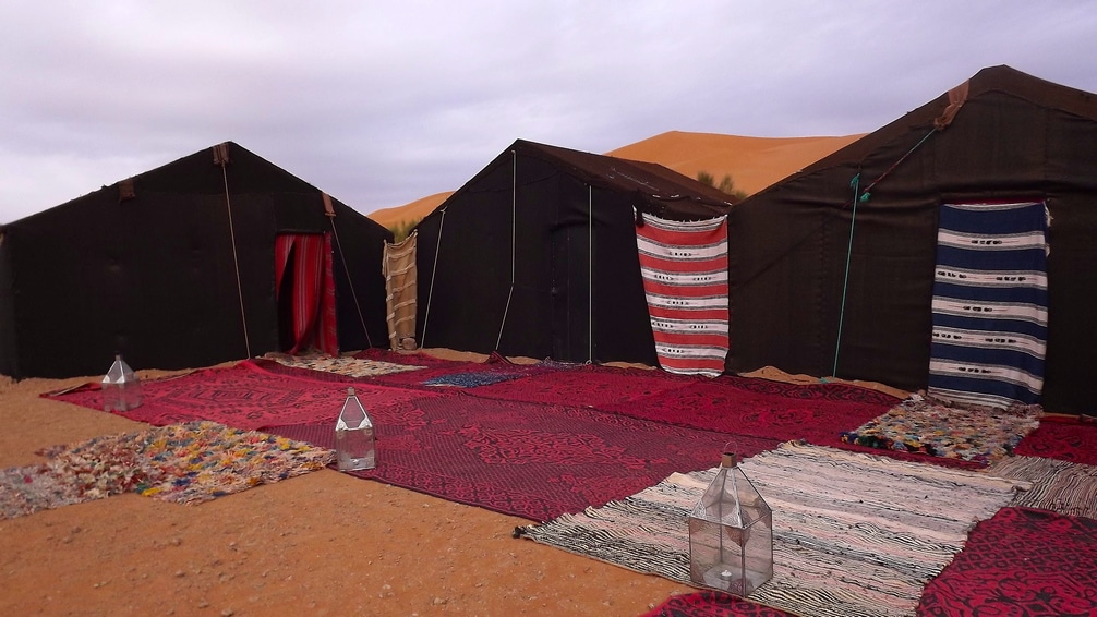 Haimas Berberes En Campamento Del Desierto