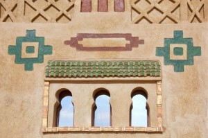 Decoración de la pared de una kasbah marroquí