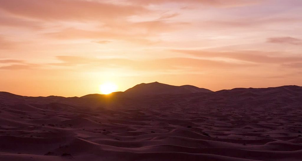 Amanecer En El Desierto Del Sahara