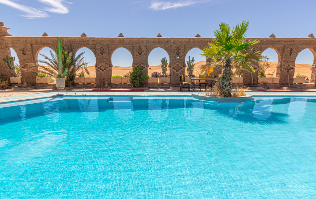 hotel-piscina-desierto marruecos