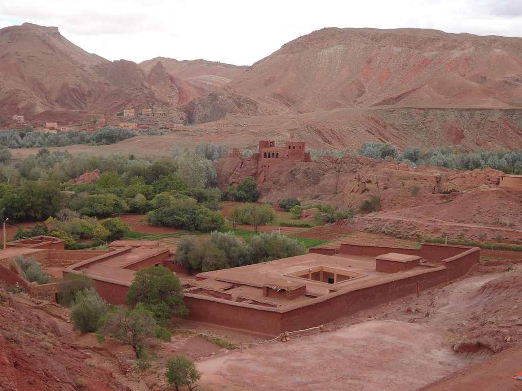 Paisaje Con Montañas Rojas En El Valle Del Dades