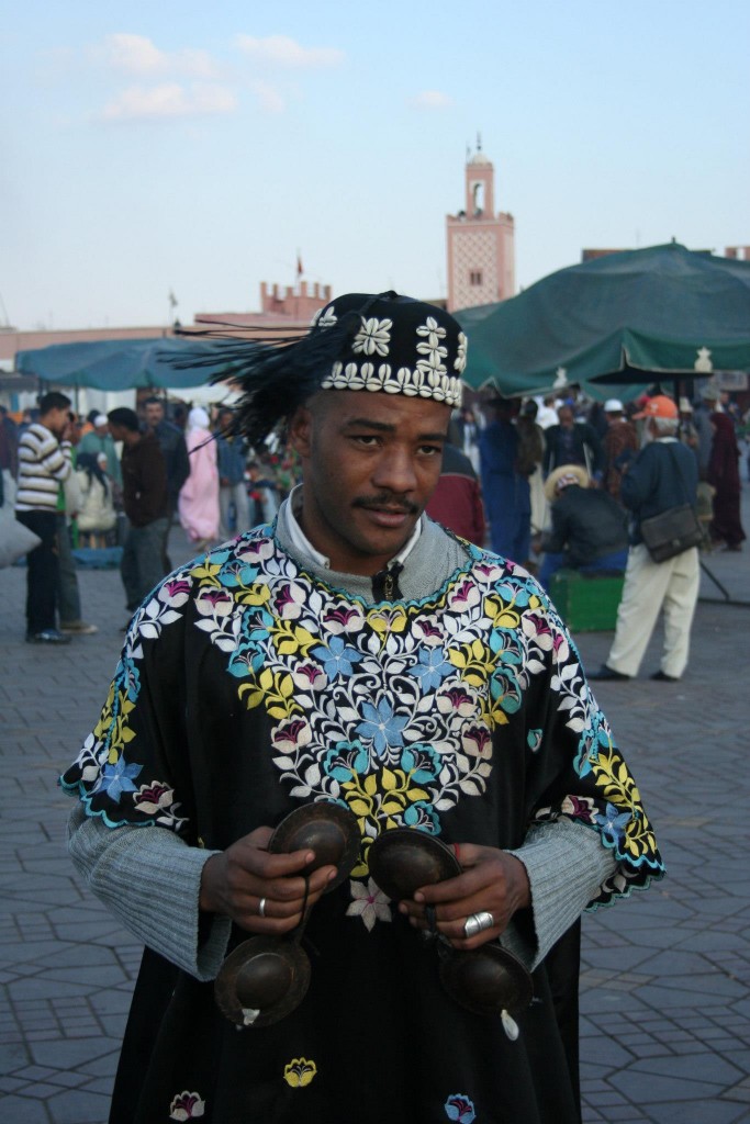 Musico en la Plaza Jemaa el Fna de Marrakech